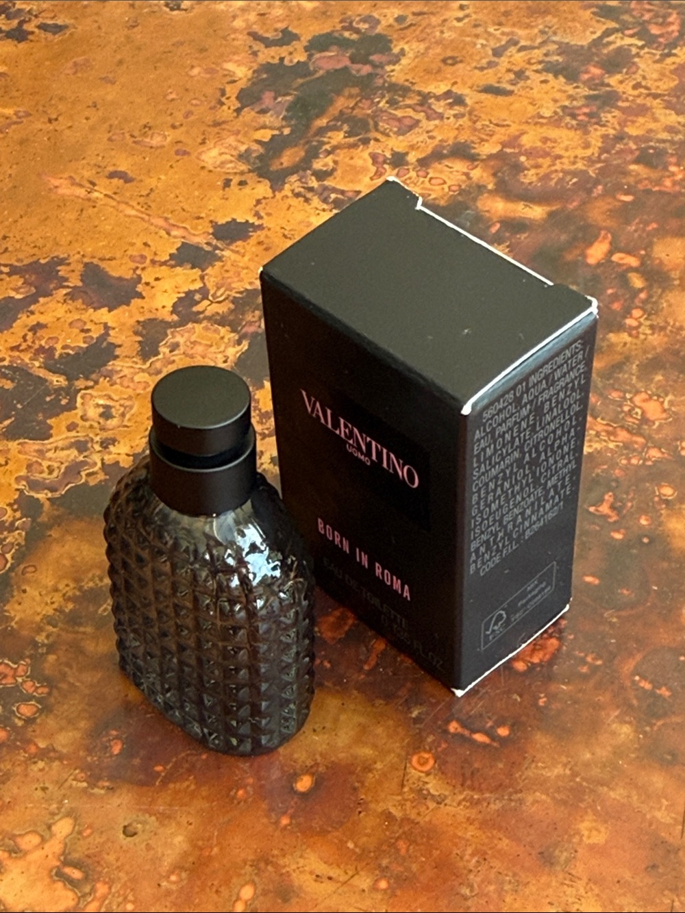 Valentino Uomo Born in Roma Eau de Toilette Travel Deluxe Sample 4 ml - Picture 3 of 3